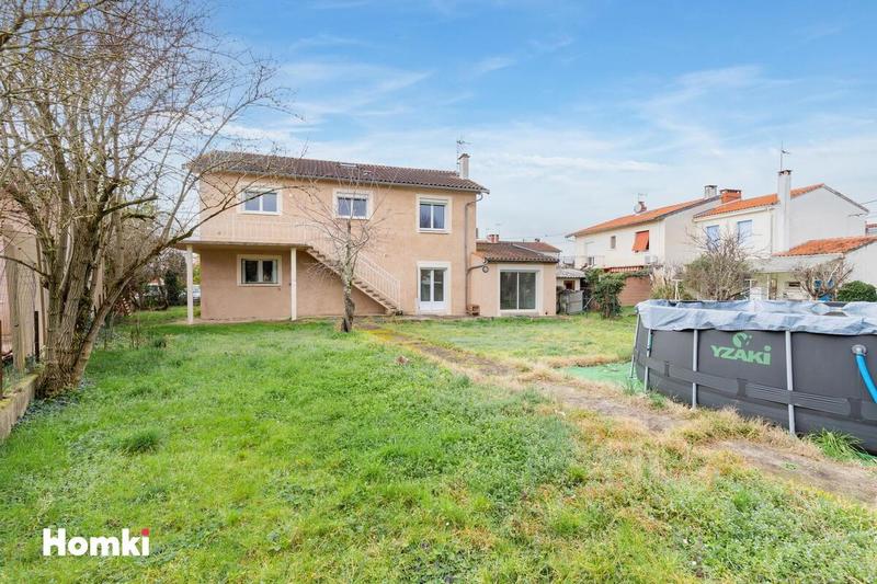 Maison - 210 m² - 7 pièces