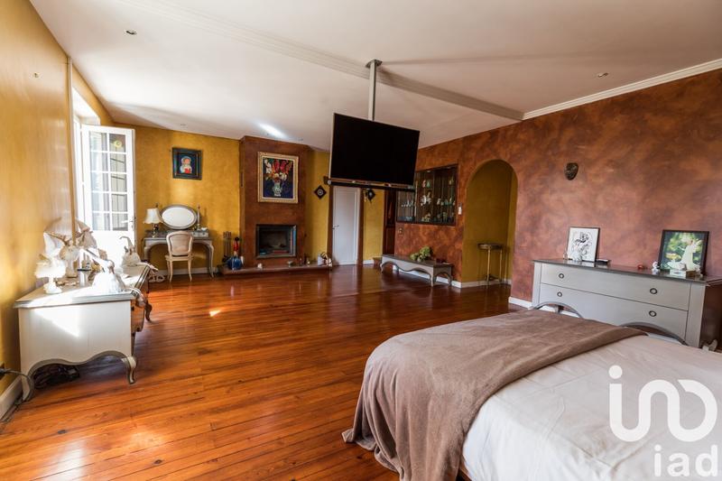 Maison - 586 m² - 11 pièces