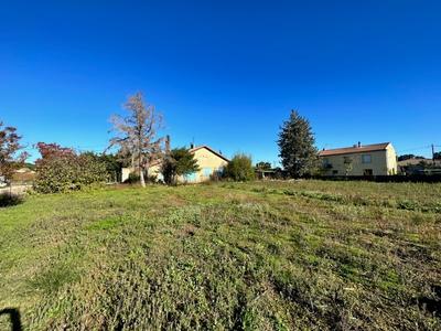 Terrain constructible - 683 m²
