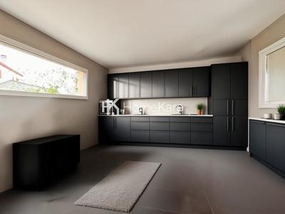 Maison - 180 m² - 9 pièces