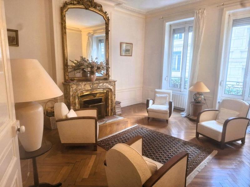 Appartement - 158 m² - 5 pièces