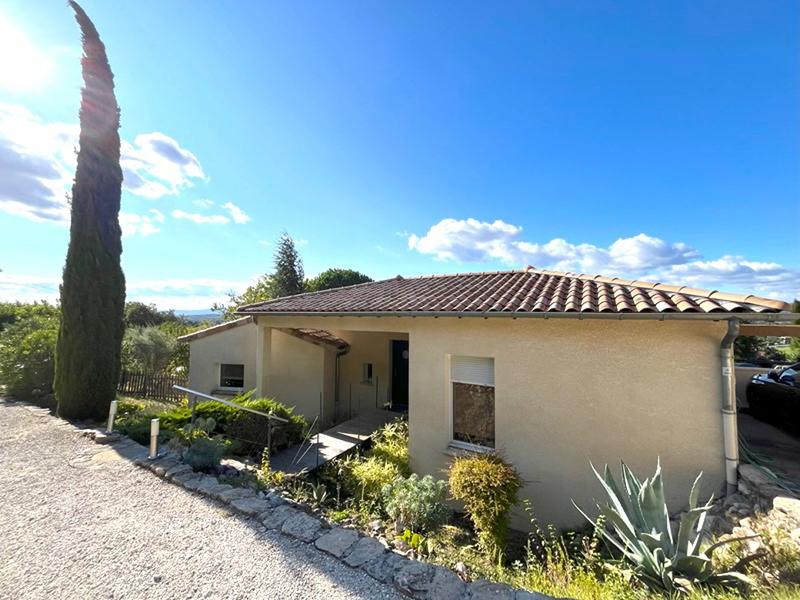 Maison - 180 m² - 6 pièces