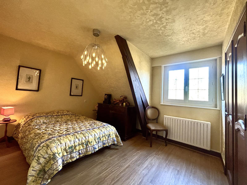 Maison - 205 m² - 8 pièces