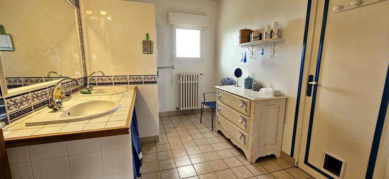 Propriété - 148 m² - 6 pièces