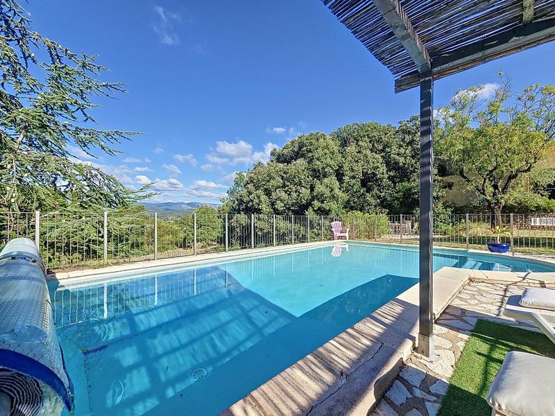 Villa - 100 m² - 5 pièces