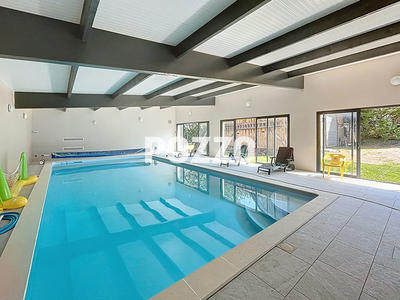 Maison - 137 m² - 7 pièces