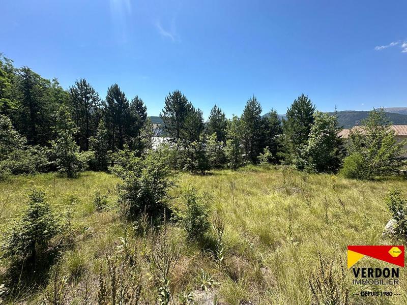 Terrain constructible - 1 380 m²