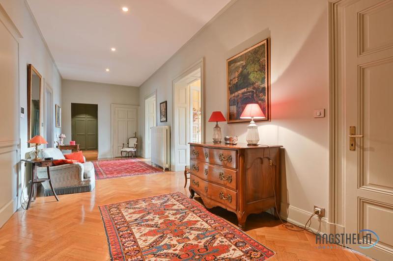 Appartement - 261 m² - 8 pièces