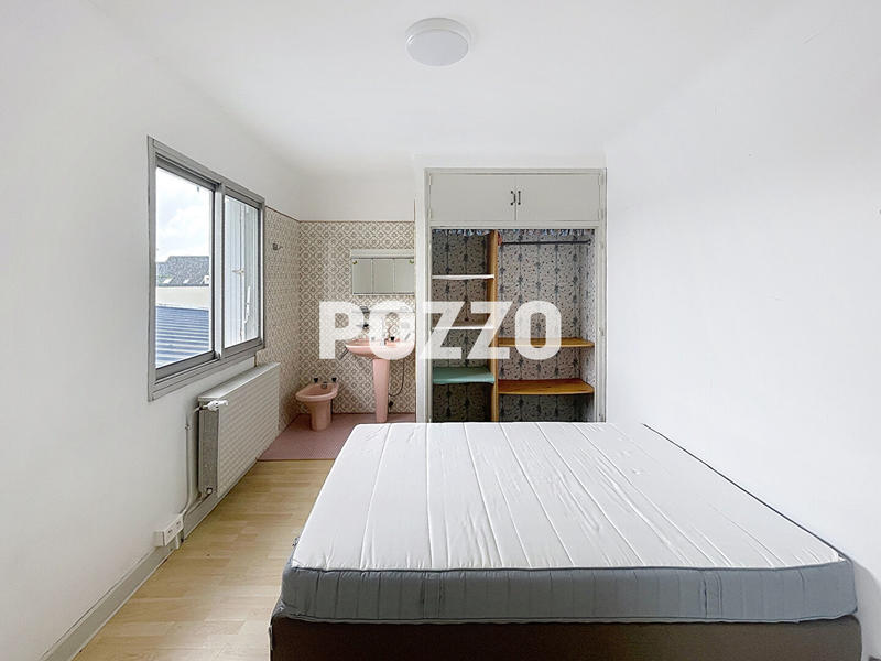 Maison - 342 m² - 18 pièces