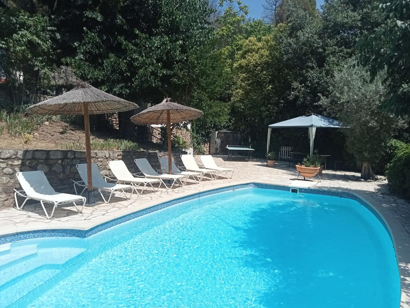 Maison - 205 m² - 8 pièces