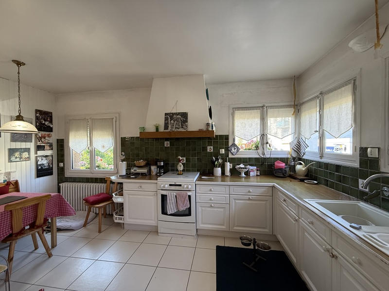 Maison - 198 m² - 8 pièces