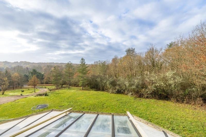 Maison - 360 m² - 8 pièces