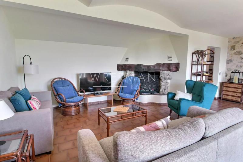 Villa - 201 m² - 6 pièces