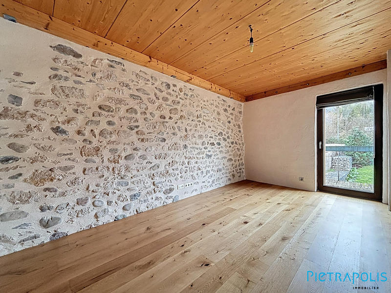 Maison - 255 m² - 5 pièces