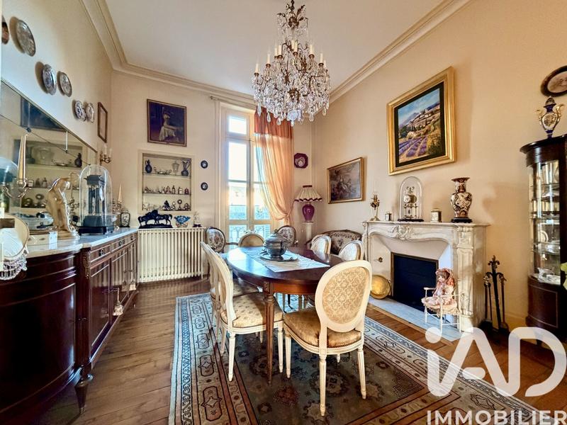 Maison - 246 m² - 6 pièces