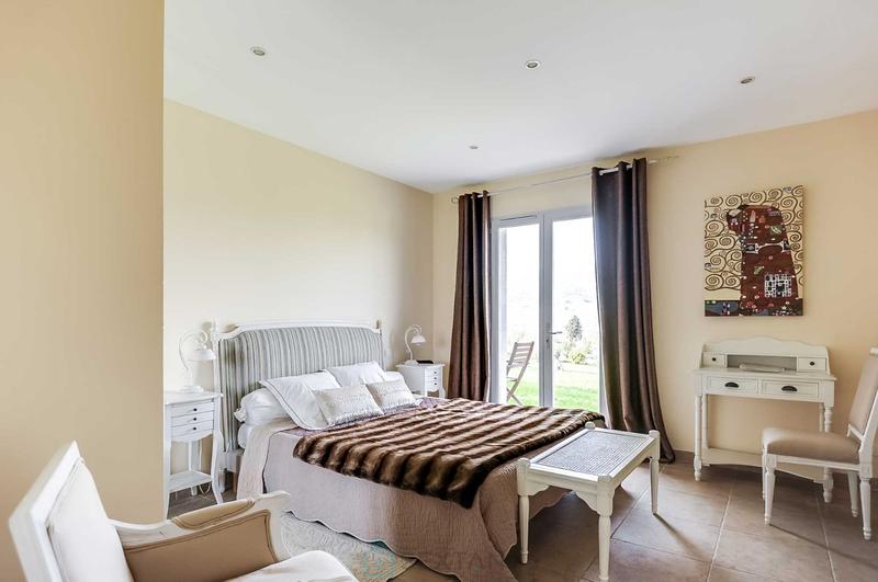 Maison - 313 m² - 11 pièces