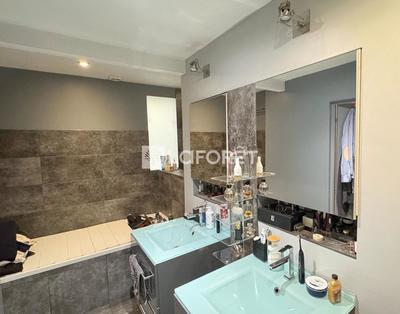 Loft - 185 m² - 5 pièces