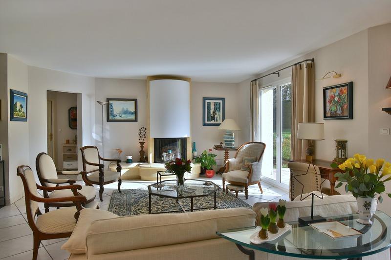 Maison - 228 m² - 6 pièces