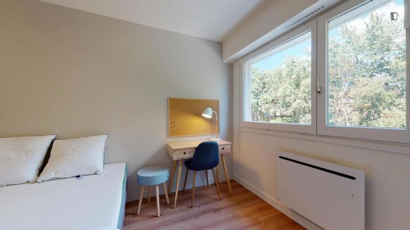 Chambre - 13 m² - 5 pièces