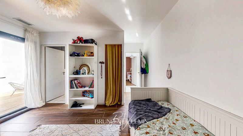 Villa - 202 m² - 7 pièces