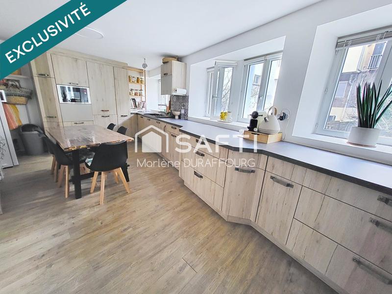 Appartement - 90 m² - 4 pièces