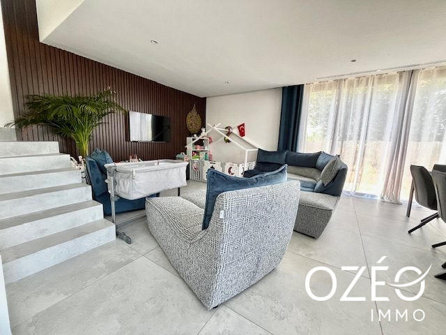 Maison contemporaine - 140 m² - 4 pièces