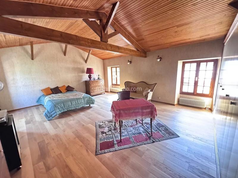 Maison - 185 m² - 7 pièces