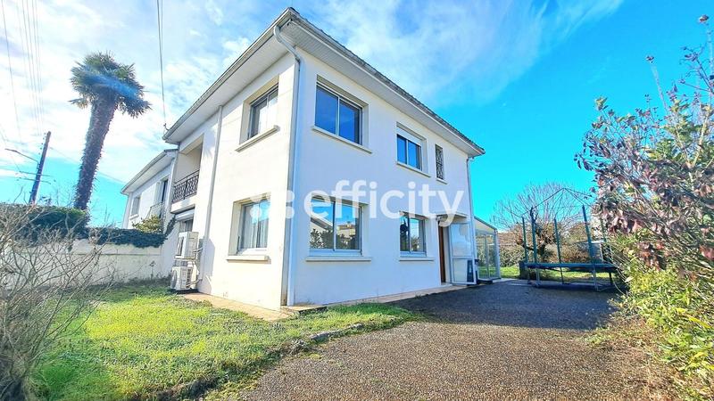 Maison jumelée - 125 m² - 6 pièces