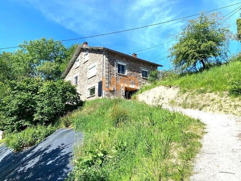 Maison - 121 m² - 6 pièces