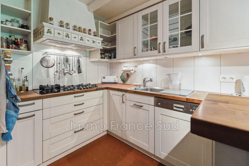 Maison - 245 m² - 5 pièces