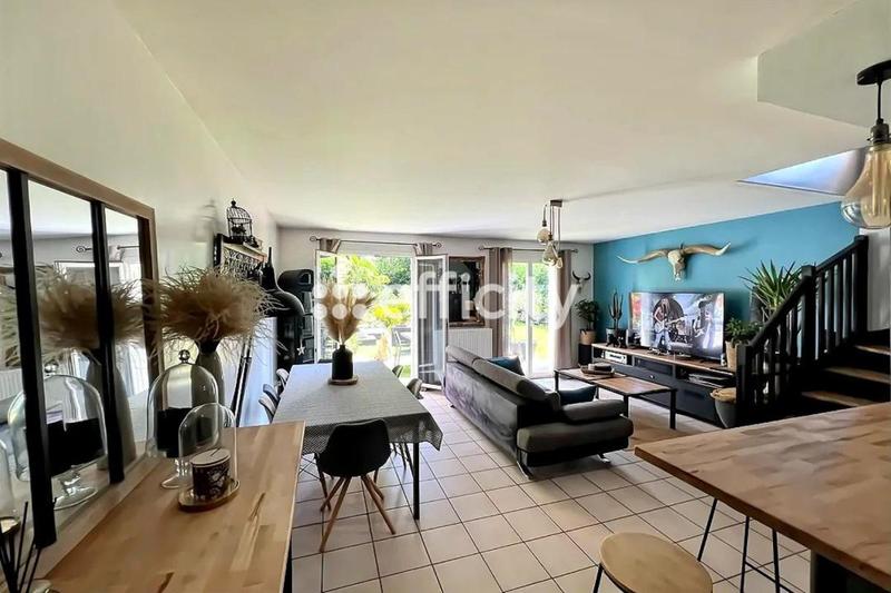 Maison - 95 m² - 5 pièces