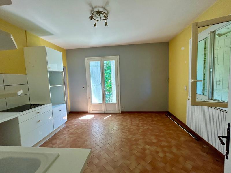 Maison - 330 m² - 13 pièces