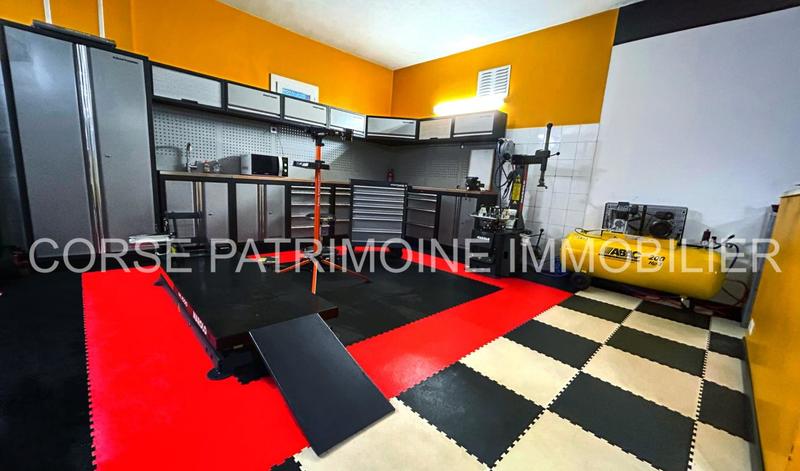 Fonds de commerce - Local commercial - 180 m²