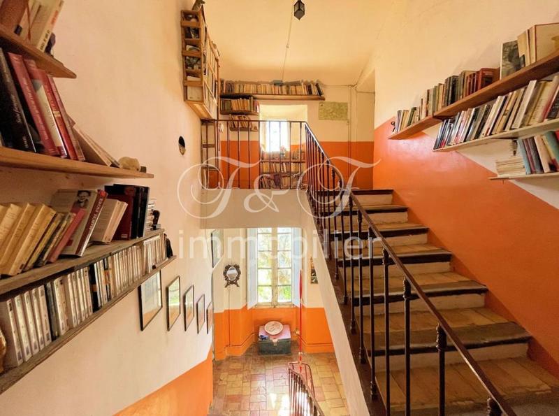 Propriété - 220 m² - 12 pièces