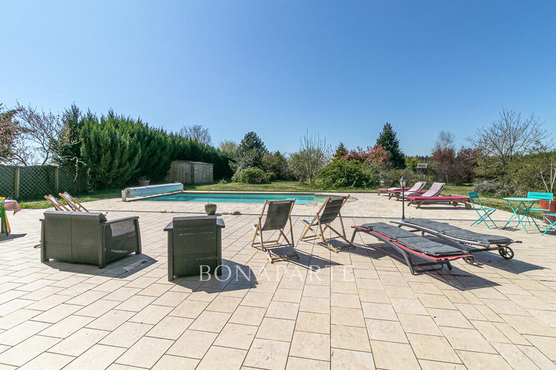 Maison - 280 m² - 7 pièces