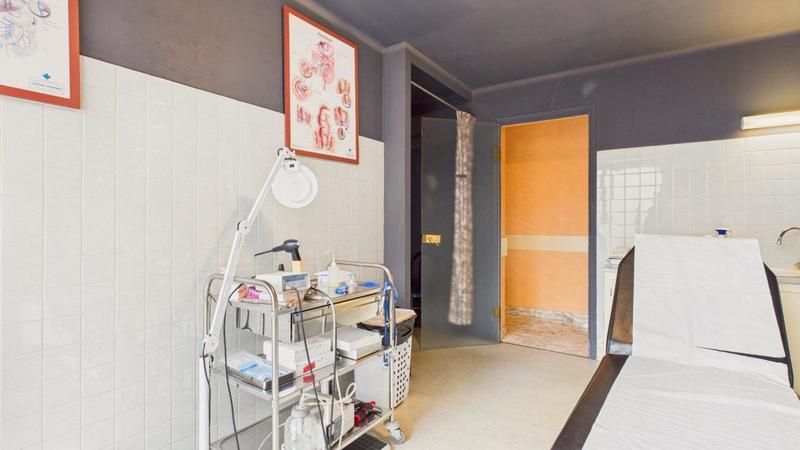 Local d'activité / Entrepôt - 105 m² - 7 pièces