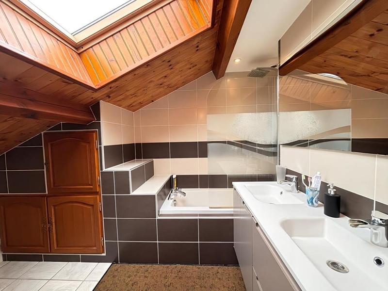 Maison - 190 m² - 8 pièces