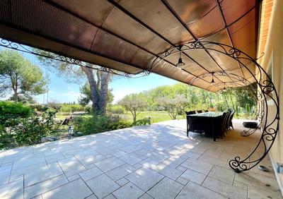 Villa - 262 m² - 6 pièces