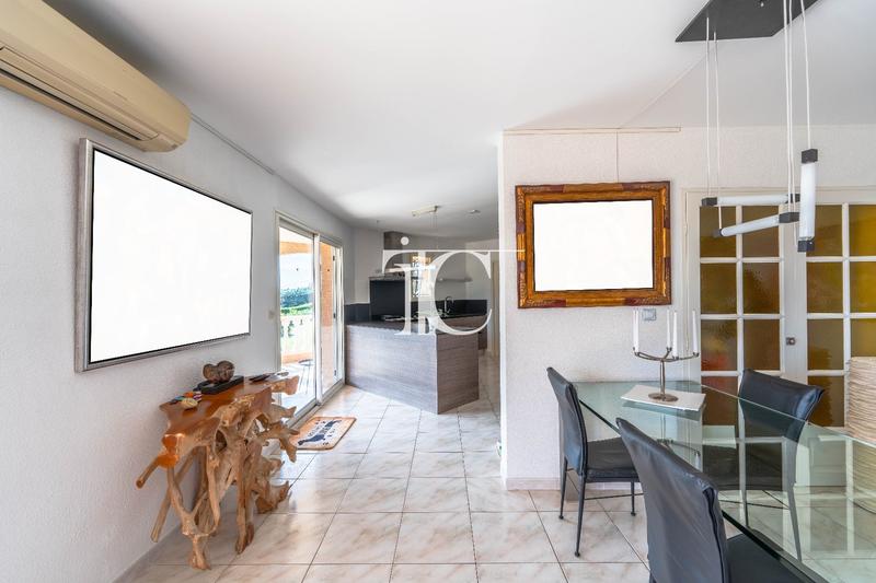 Maison - 200 m² - 6 pièces