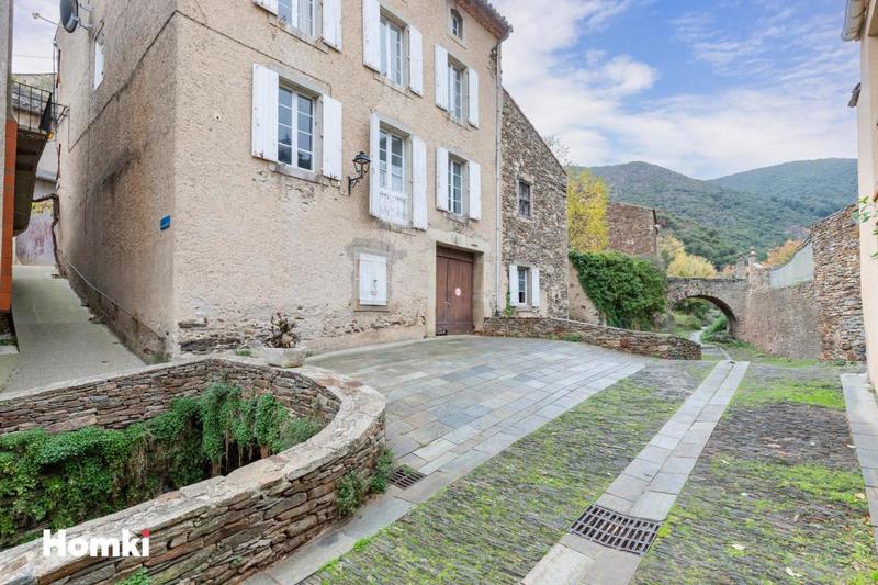Maison - 203 m² - 7 pièces