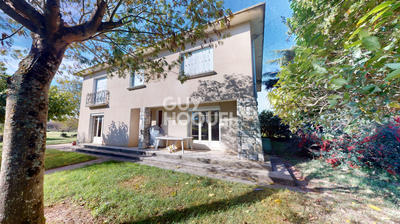 Maison - 240 m² - 7 pièces