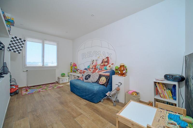 Maison - 180 m² - 6 pièces