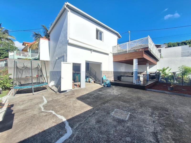 Maison - 179 m² - 5 pièces