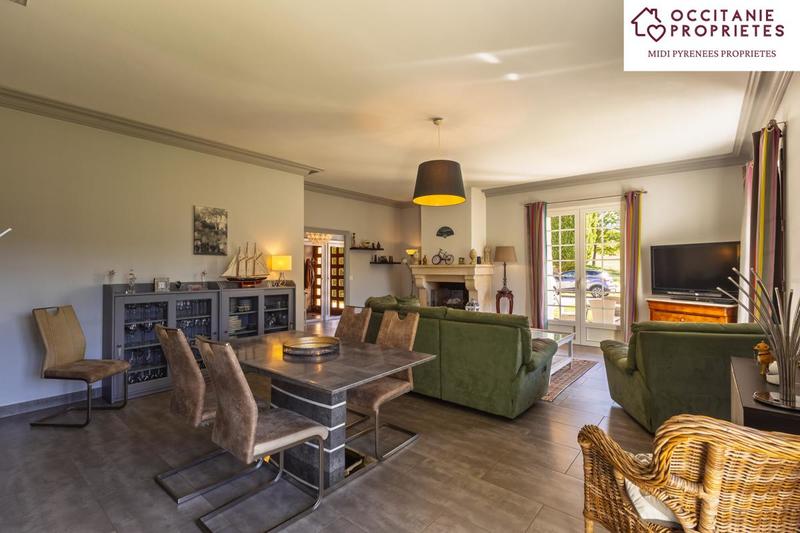 Villa - 203 m² - 7 pièces