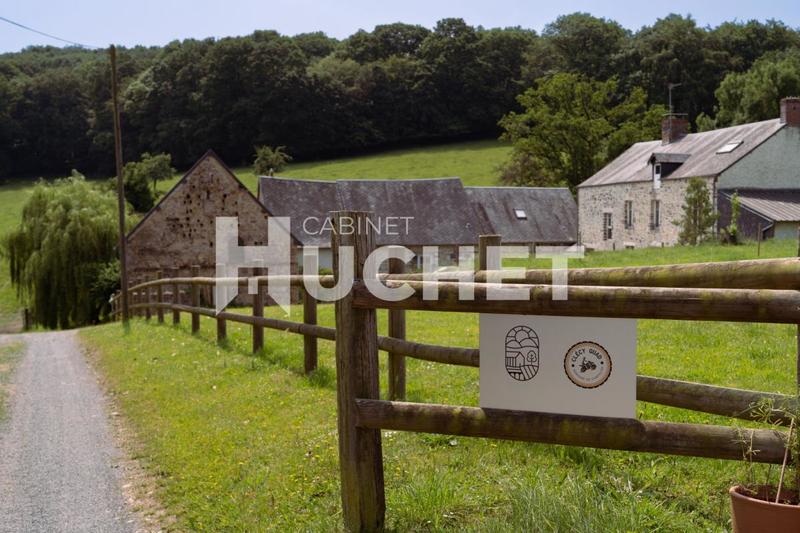 Maison - 644 m² - 15 pièces