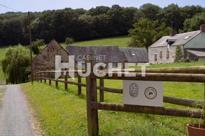 Maison - 644 m² - 15 pièces