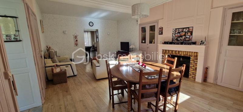 Maison de ville - 211 m² - 9 pièces