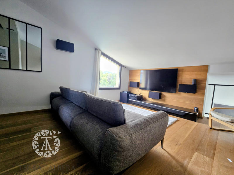 Villa - 209 m² - 7 pièces