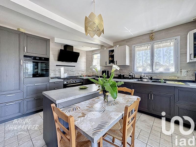 Maison - 186 m² - 8 pièces