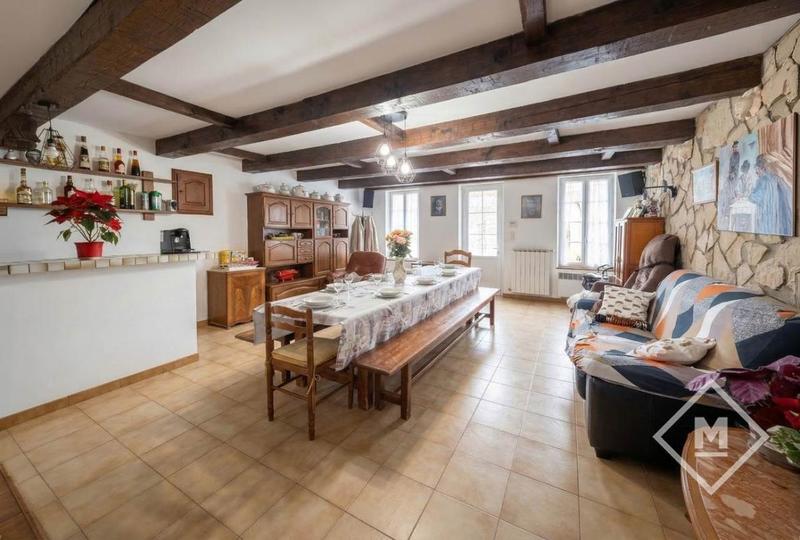 Maison - 153 m² - 7 pièces